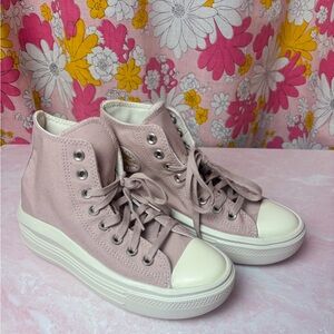 NWOB PLATFORM Converse High-Top Sneakers